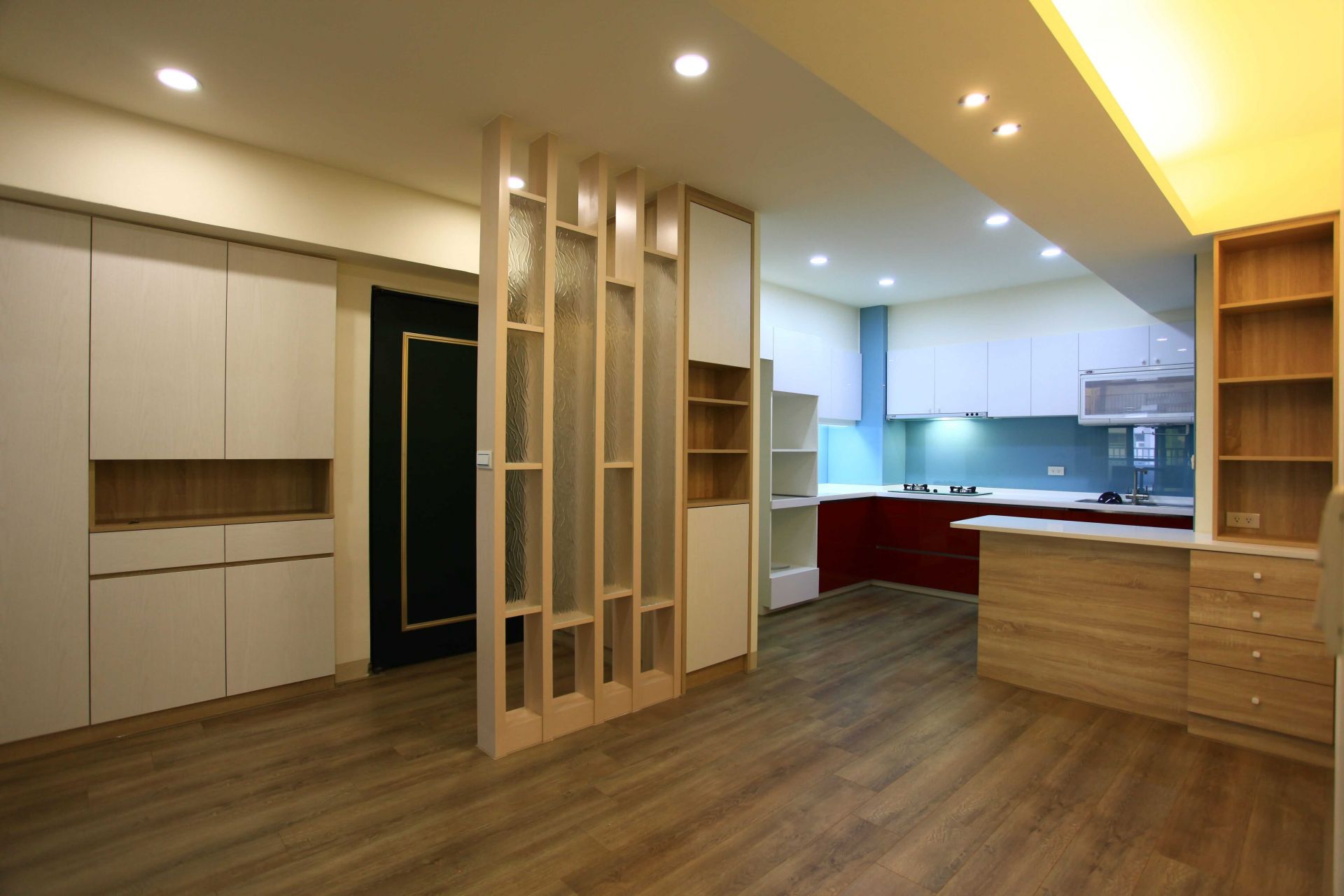 高雄室內設計（喬群室內設計）空間規劃好幫手　系統家具打造機能宅